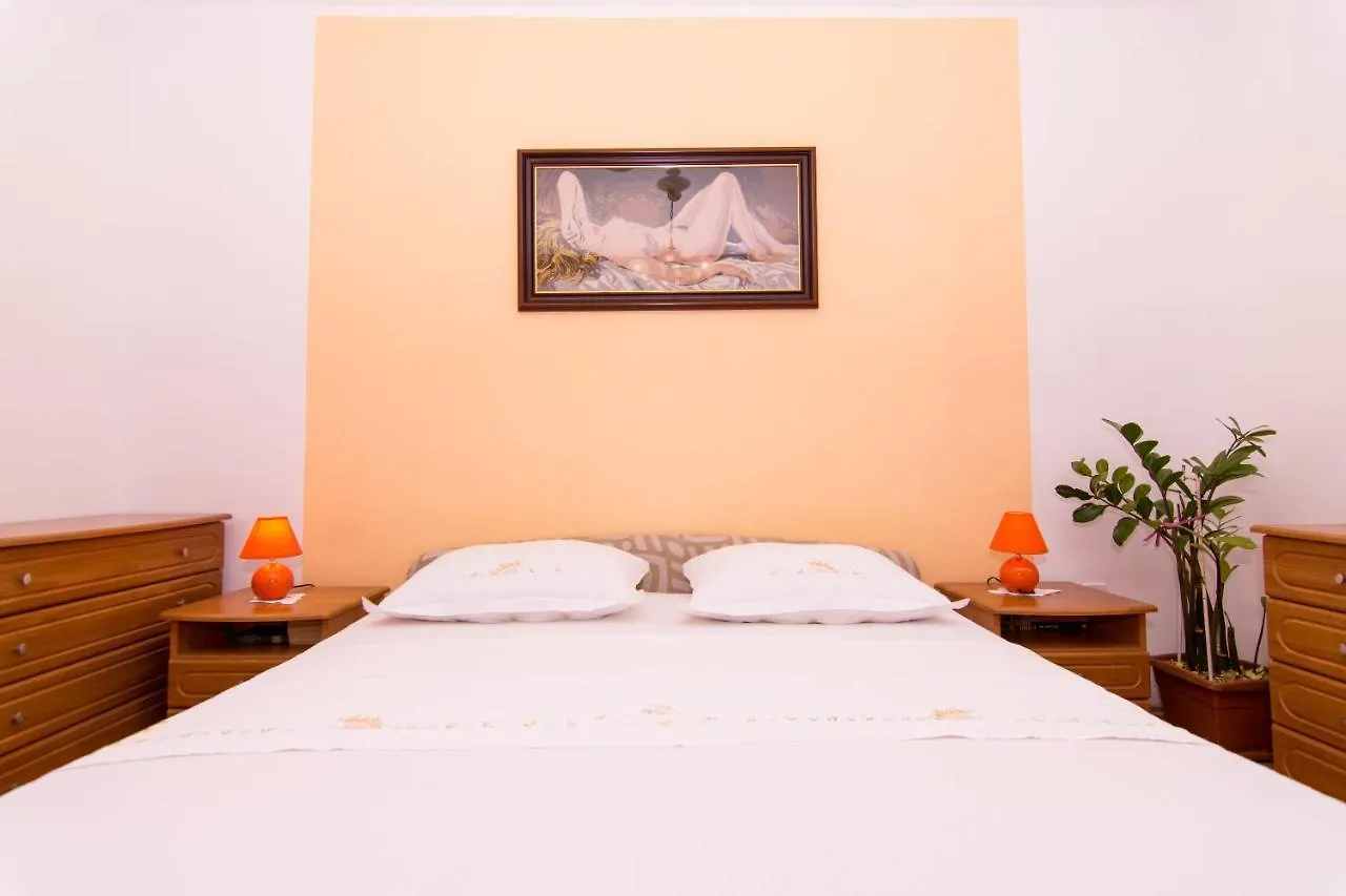 Apartment Mm تروغير